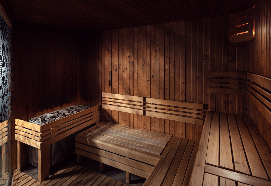 Entspannen Sie in der Sauna.