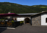 Der Eingangsbereich mit Terrasse Ihres Hotels.