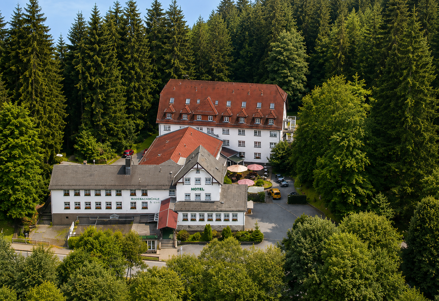 Das Hotel Rodebachmühle erwartet Sie mitten im Grünen.