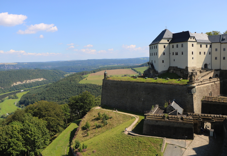 Die beeindruckende Festung Königstein zählt zu den bekanntesten Sehenswürdigkeiten der Region.
