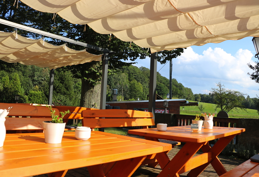 Der Biergarten lädt zu gemütlichen Stunden in entspannter Atmosphäre ein.