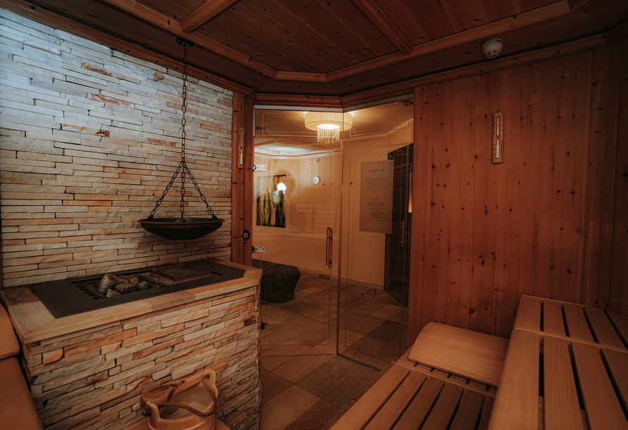 Angenehme Wärme und Wohlbefinden erwarten Sie in der Sauna.