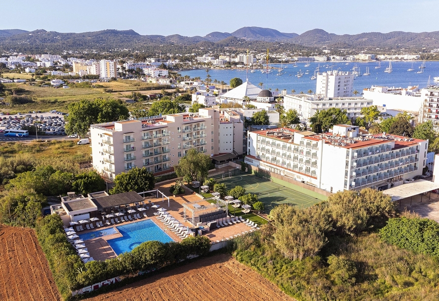Luftansicht des Hotels Invisa Es Pla