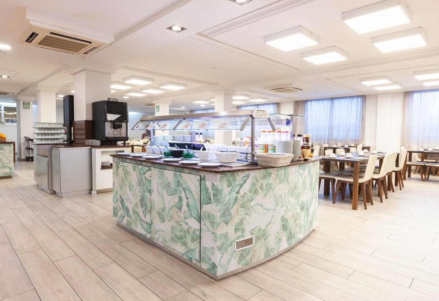 Mediterrane und internationale Küche erwarten Sie im Restaurant.