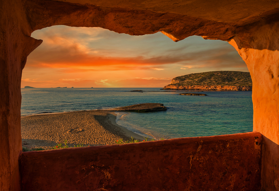 Überall auf Ibiza finden Sie wunderschöne Orte, Buchten und Strände.