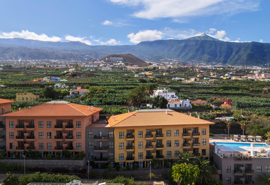Ihr Hotel liegt idyllisch vor der beeindruckenden Kulisse des Teide-Nationalparks.