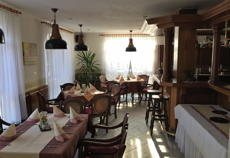Das Restaurant der Bibermühle verwöhnt Sie mit kulinarischen Köstlichkeiten.