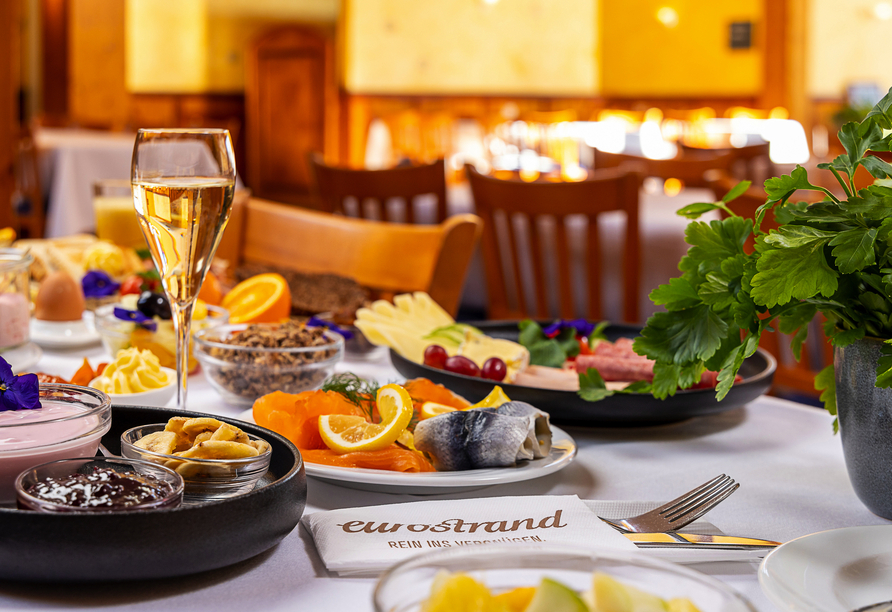 Starten Sie mit einem großartigen Frühstück in Ihren Urlaubstag.
