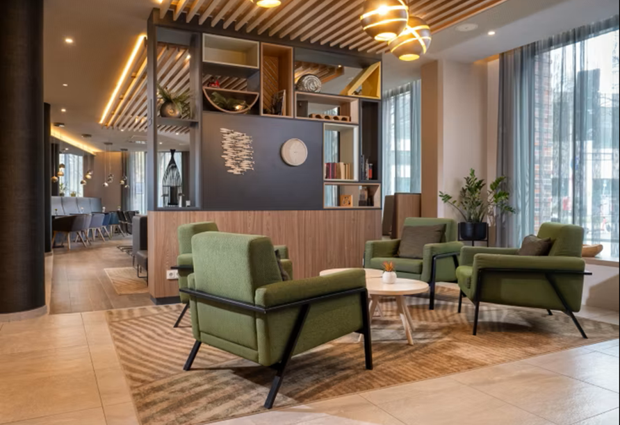 Die moderne Lounge lädt zum Verweilen in stilvoller Atmosphäre ein.