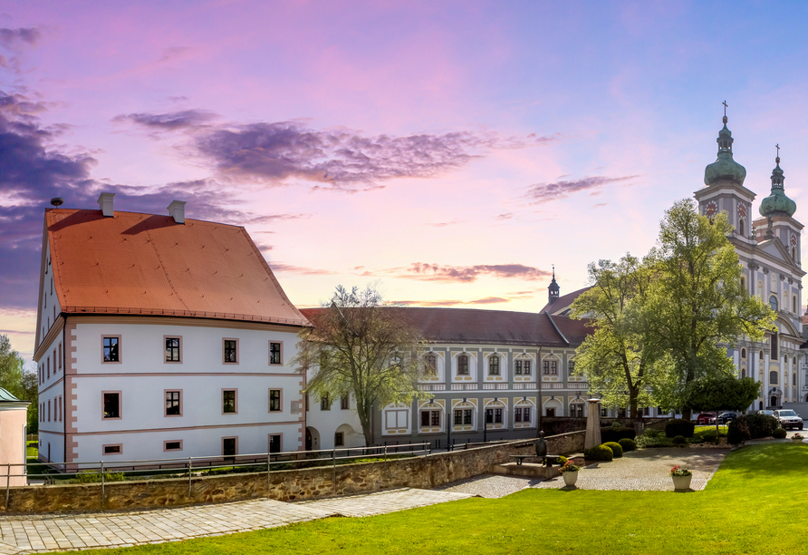Besuchen Sie das beeindruckende Kloster Waldsassen.