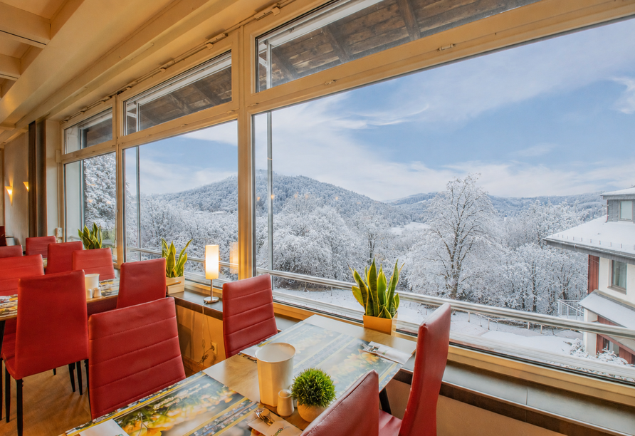 Genießen Sie die Aussicht beim Essen.