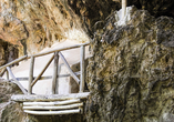 In der Agios-Antonis-Schlucht versteckt sich außerdem eine bezaubernde Kapelle in einer Höhle.