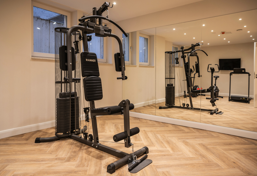 Der Fitnessraum bietet ideale Möglichkeiten für Ihr tägliches Training.