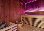 Die Sauna lädt zu wohltuenden Momenten und angenehmer Wärme ein.