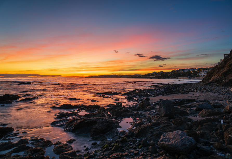 Traumhaft schöner Sonnenuntergang in Cala de Mijas