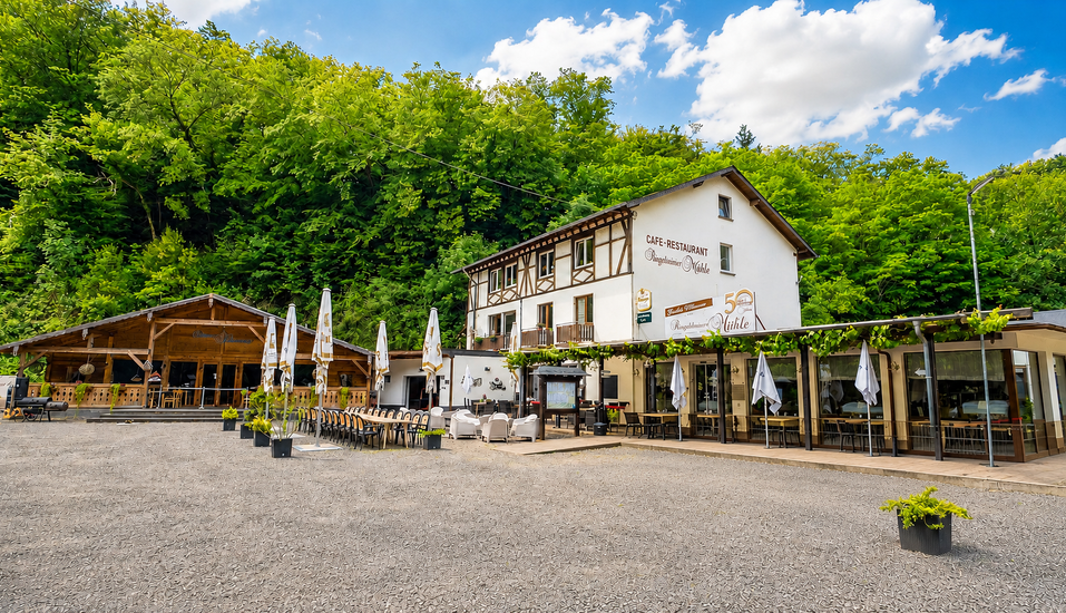 Außenansicht des Landhotels Ringelsteiner Mühle in Moselkern an der Mosel