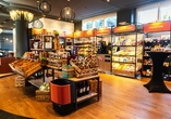 Im Hotel-Shop können Sie sich für Ihren City-Trip ausstatten.