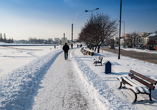 Genießen Sie winterliche Spaziergänge durch Swinemünde.