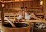 Die Sauna lädt zu wohltuenden Momenten und angenehmer Wärme ein.