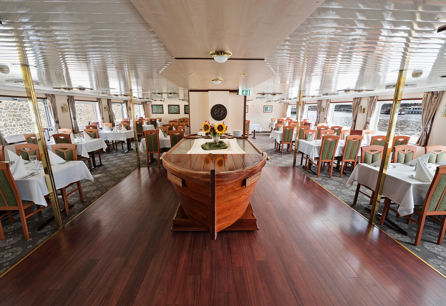 Restaurant an Bord von Florentina