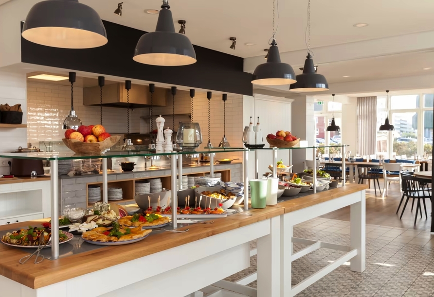 Starten Sie genussvoll in den Tag am vielfältigen Frühstücksbuffet.