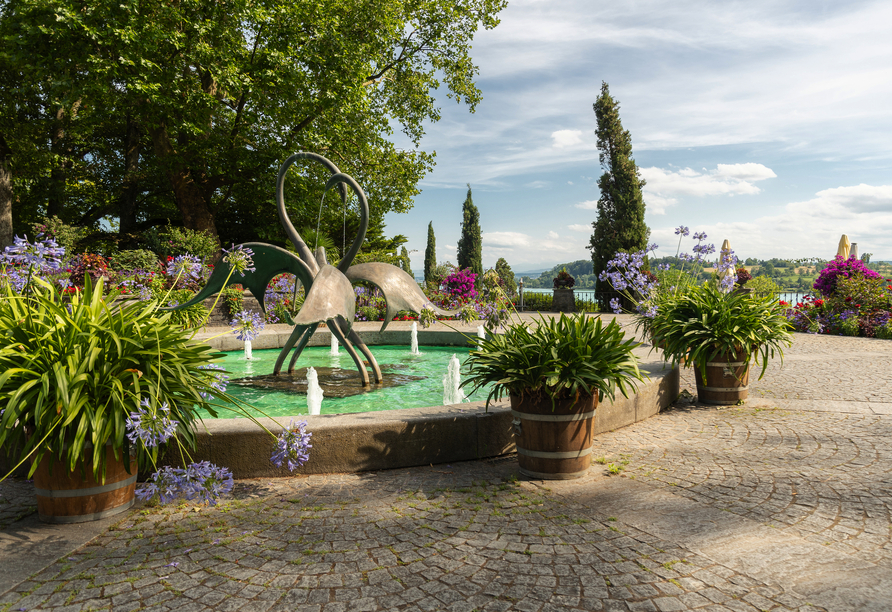 Die Insel Mainau begeistert mit ihrer farbenprächtigen Blütenpracht.