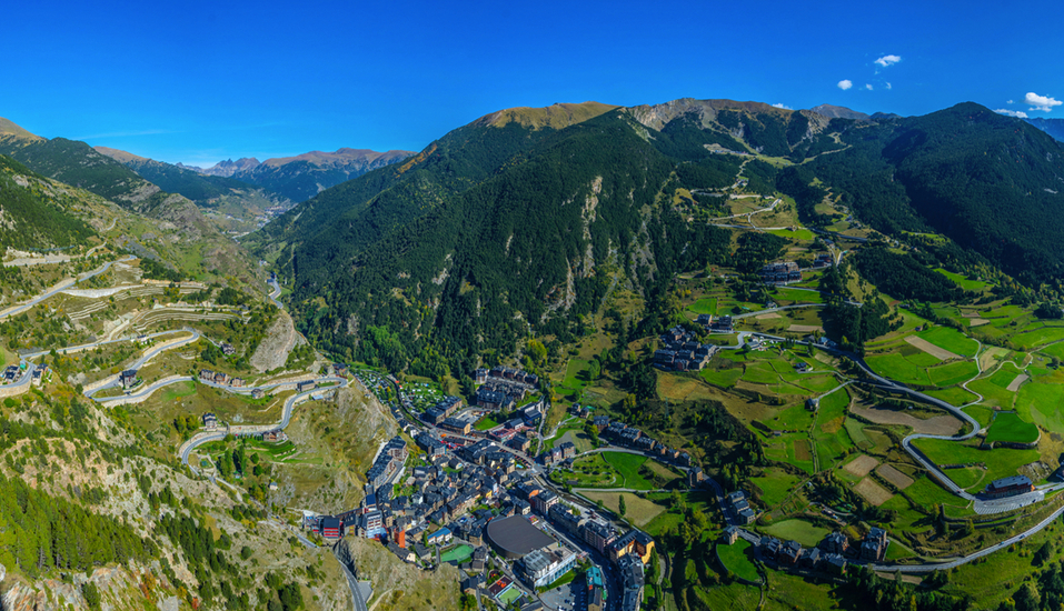Spektakulärer Panoramablick vom Aussichtspunkt Roc del Quer
