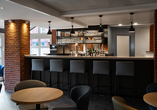 Die Hotelbar bietet den perfekten Ausklang für einen erlebnisreichen Tag.