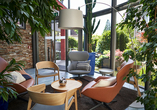 Die stilvolle Lounge lädt zum Verweilen in gemütlicher Atmosphäre ein.