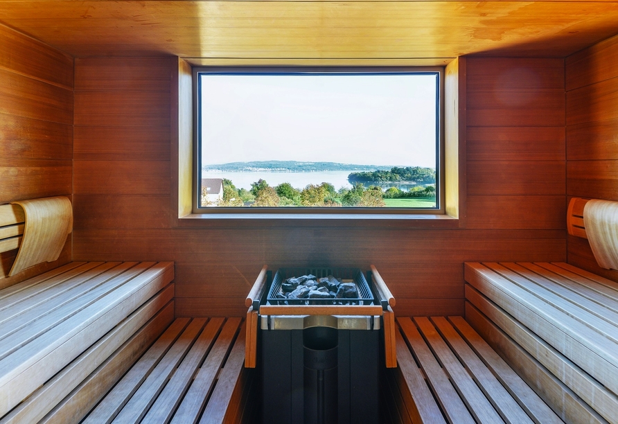 Eine weitere Sauna lädt zu erholsamen Wellnessmomenten ein.
