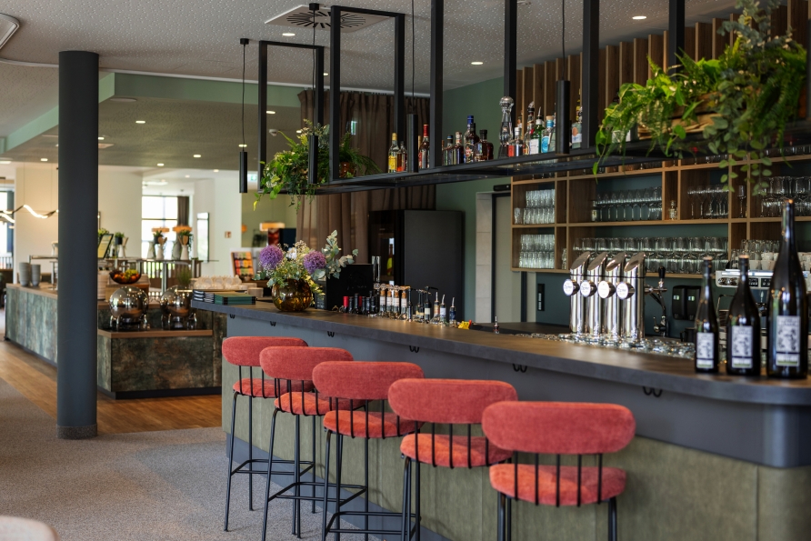 Die stilvolle Bar im JUFA Hotel Werfenweng