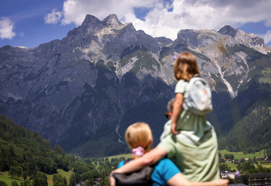 Genießen Sie das Panorama rund um Ihr JUFA Hotel Werfenweng.