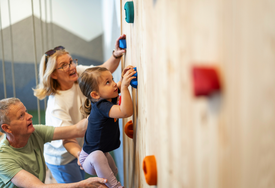Im liebevoll gestalteten Indoor-Kinderspielbereich kommen die kleinen Gäste auf ihre Kosten.