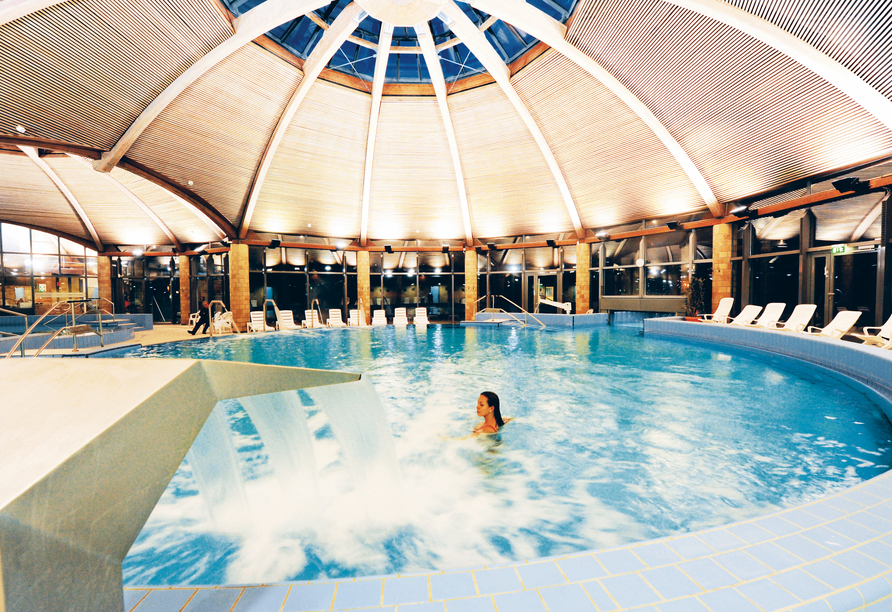 Die Therme verspricht wohltuende Entspannung und erholsame Stunden.