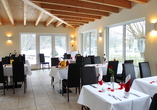 Das Restaurant verwöhnt Sie mit regionalen und saisonalen Köstlichkeiten.