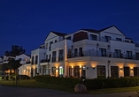 Das Hotel präsentiert sich am Abend in stimmungsvollem Ambiente.