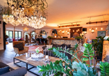 Die einladende Lobby des Parkhotels Luise in Bad Herrenalb bietet Ihnen zahlreiche gemütliche Sitzecken.