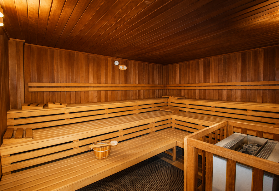 Wie wäre es mit einem wohltuenden Aufguss in der Sauna?