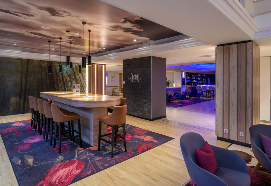 Die Hotelbar bietet den passenden Rahmen für gemütliche Stunden am Abend.