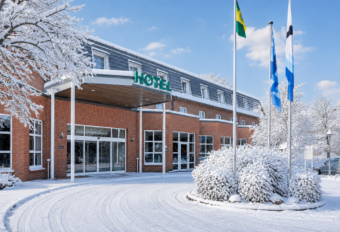 Das Van der Valk Landhotel Spornitz präsentiert sich inmitten einer idyllischen Winterlandschaft.