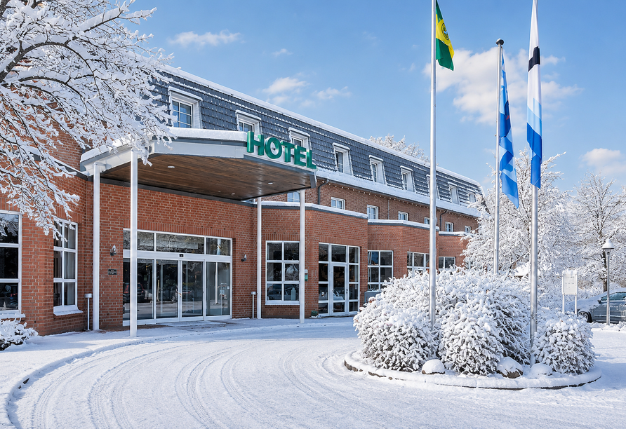Das Van der Valk Landhotel Spornitz präsentiert sich inmitten einer idyllischen Winterlandschaft.