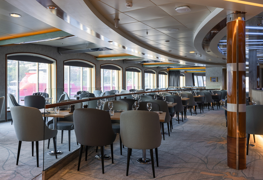 Hauptrestaurant Flora an Bord