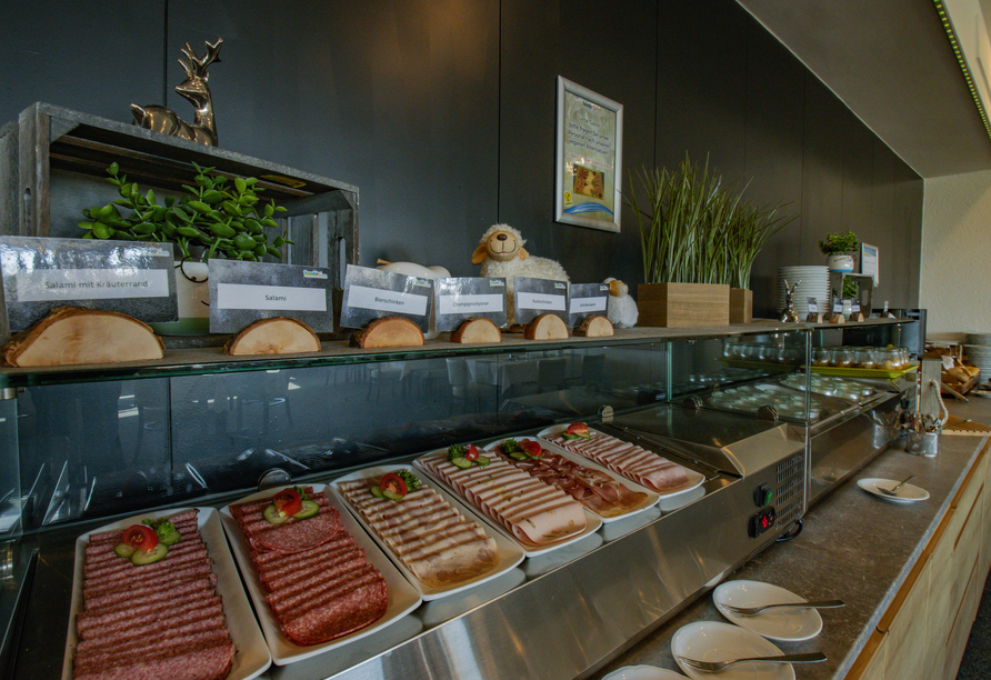 Freuen Sie sich auf einen genussvollen Start in den Tag am abwechslungsreichen Frühstücksbuffet.