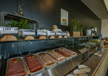 Freuen Sie sich auf einen genussvollen Start in den Tag am abwechslungsreichen Frühstücksbuffet.