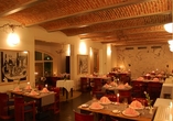 Das Restaurant verwöhnt Sie mit regionalen und saisonalen Köstlichkeiten.