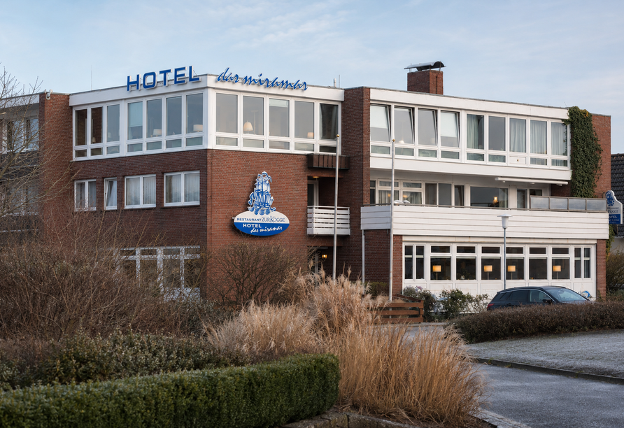Das Miramar Hotel empfängt Sie in stilvollem Ambiente.
