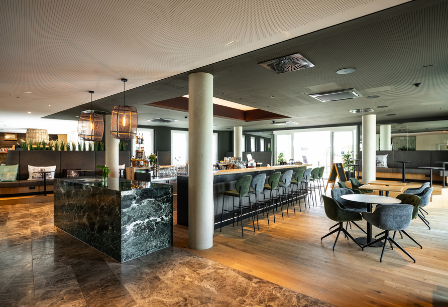 Die Bar bietet den perfekten Rahmen für einen gemütlichen Tagesausklang.