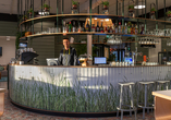 Die Bar des Hostels bietet den passenden Rahmen für gesellige Stunden.