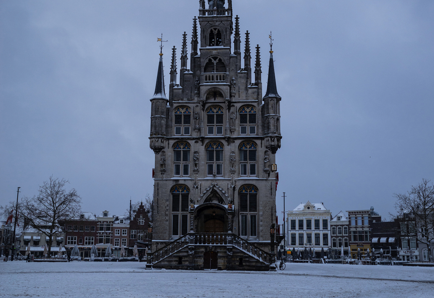 Das historische Rathaus von Gouda zählt zu den schönsten Bauwerken der Stadt.