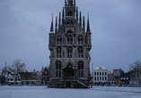 Das historische Rathaus von Gouda zählt zu den schönsten Bauwerken der Stadt.